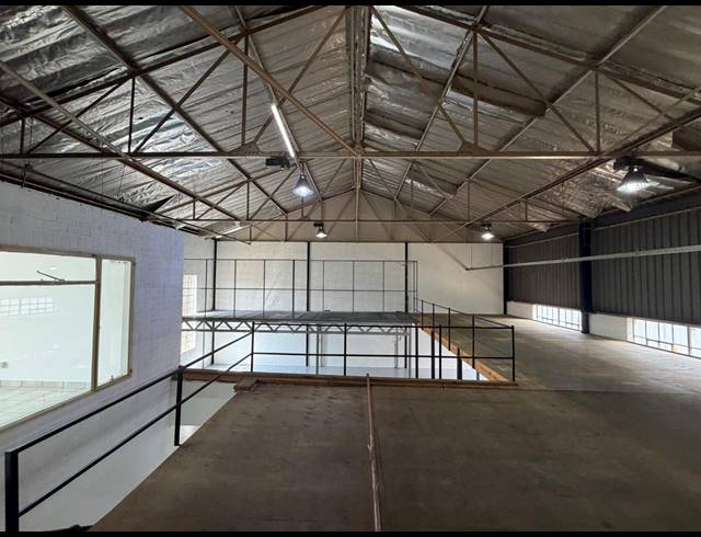350M² WAREHOUSE TO LET IN HALFWAY HOUSE